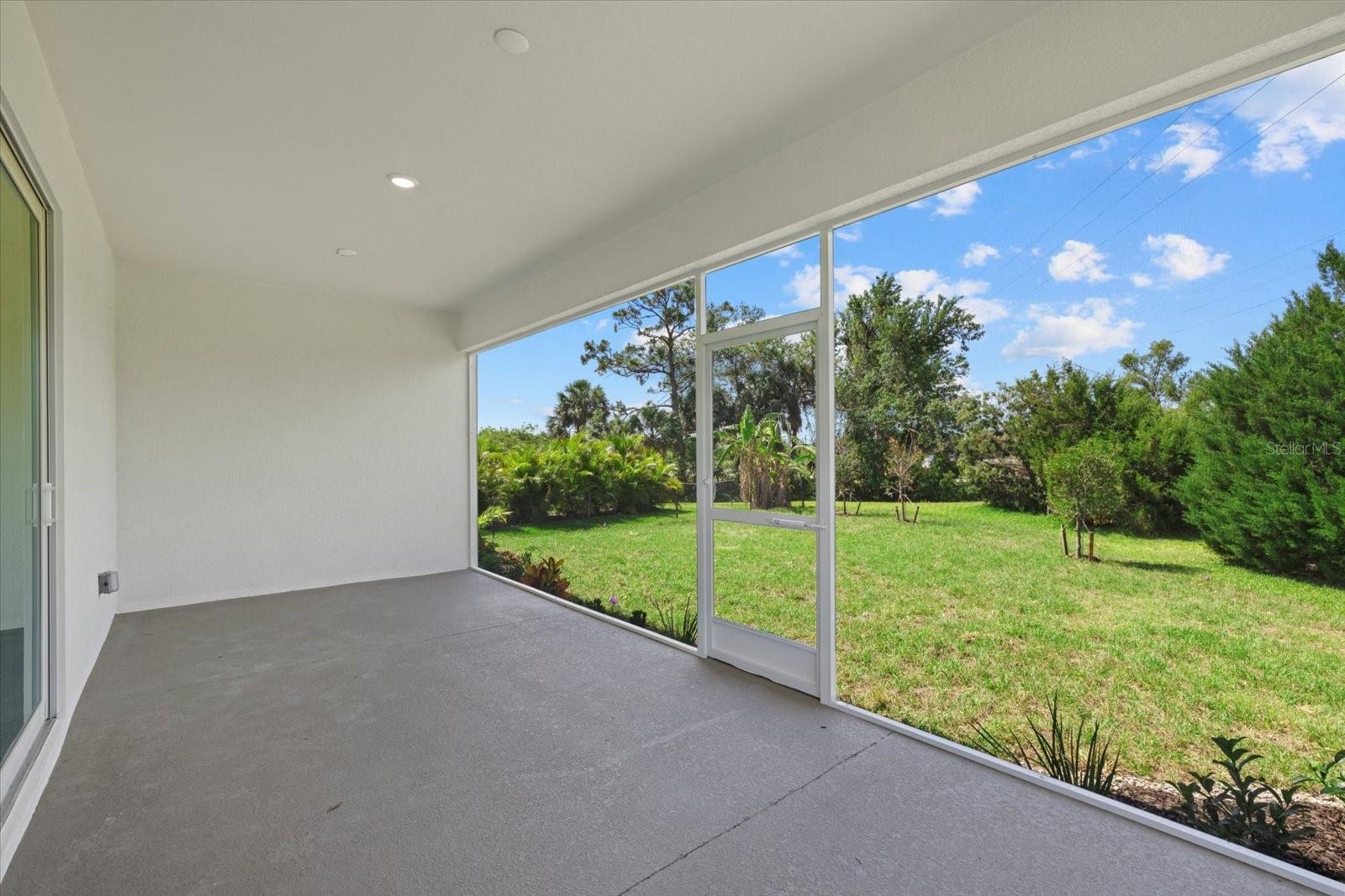 Image 32 of 44 For 7443 Seagrape Road