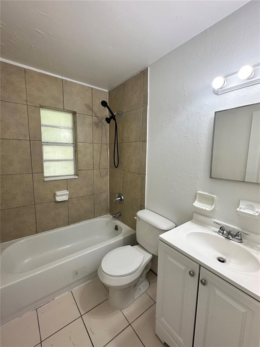 Image 11 of 13 For 1406 Heber Circle