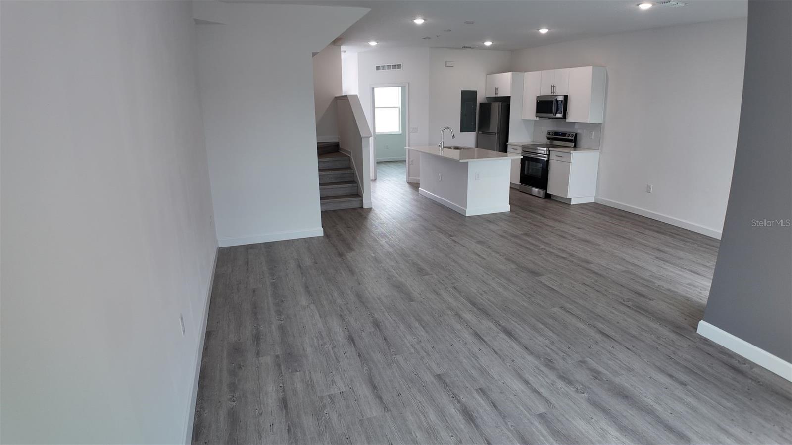 Image 2 of 25 For 420 Famagusta Drive