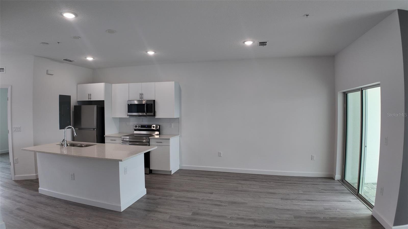 Image 4 of 25 For 420 Famagusta Drive