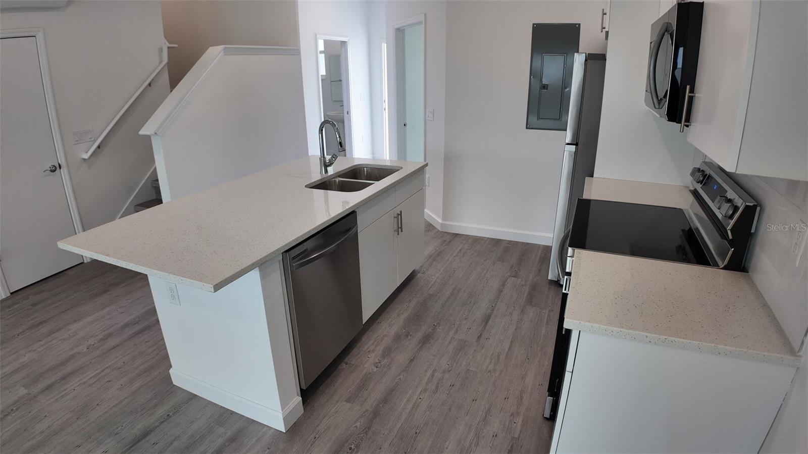 Image 6 of 25 For 420 Famagusta Drive