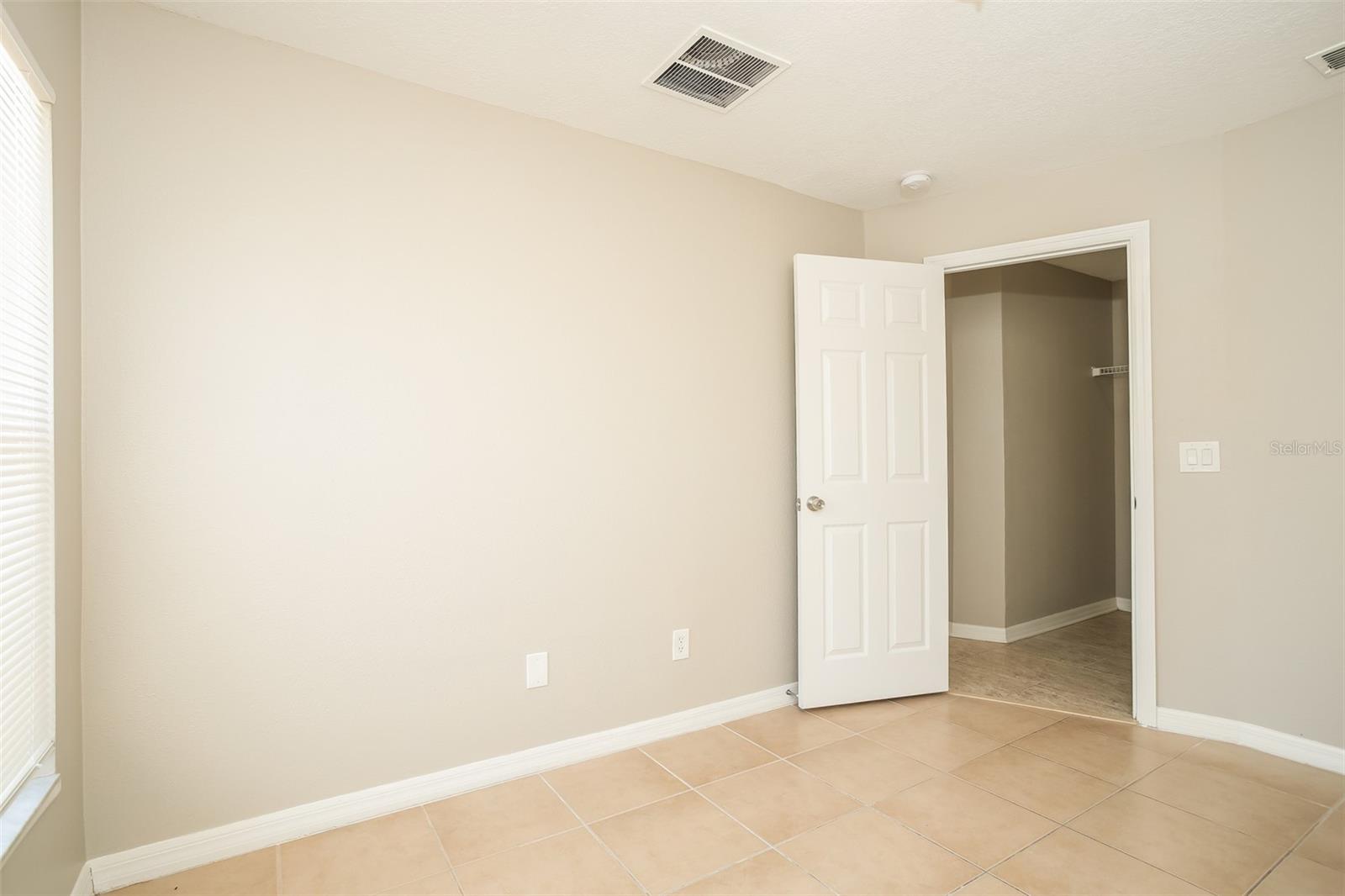 Image 11 of 16 For 919 Cumbran Lane