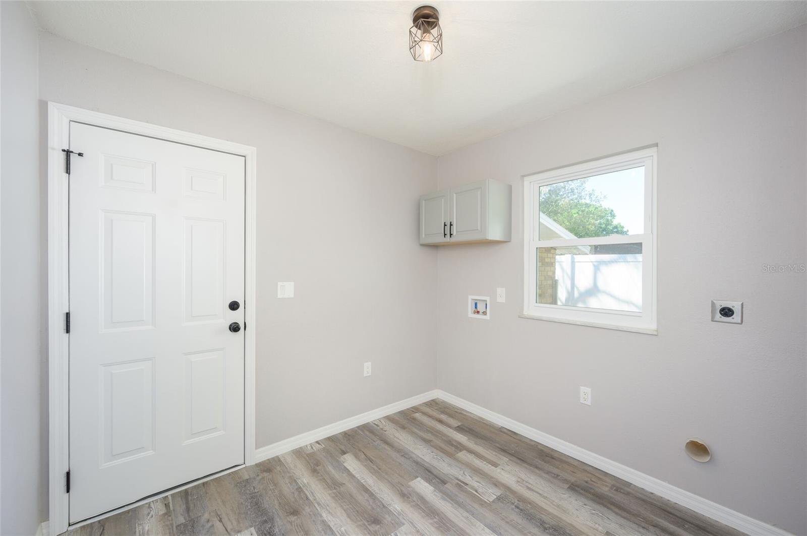 Image 22 of 30 For 12150 Virginia Drive