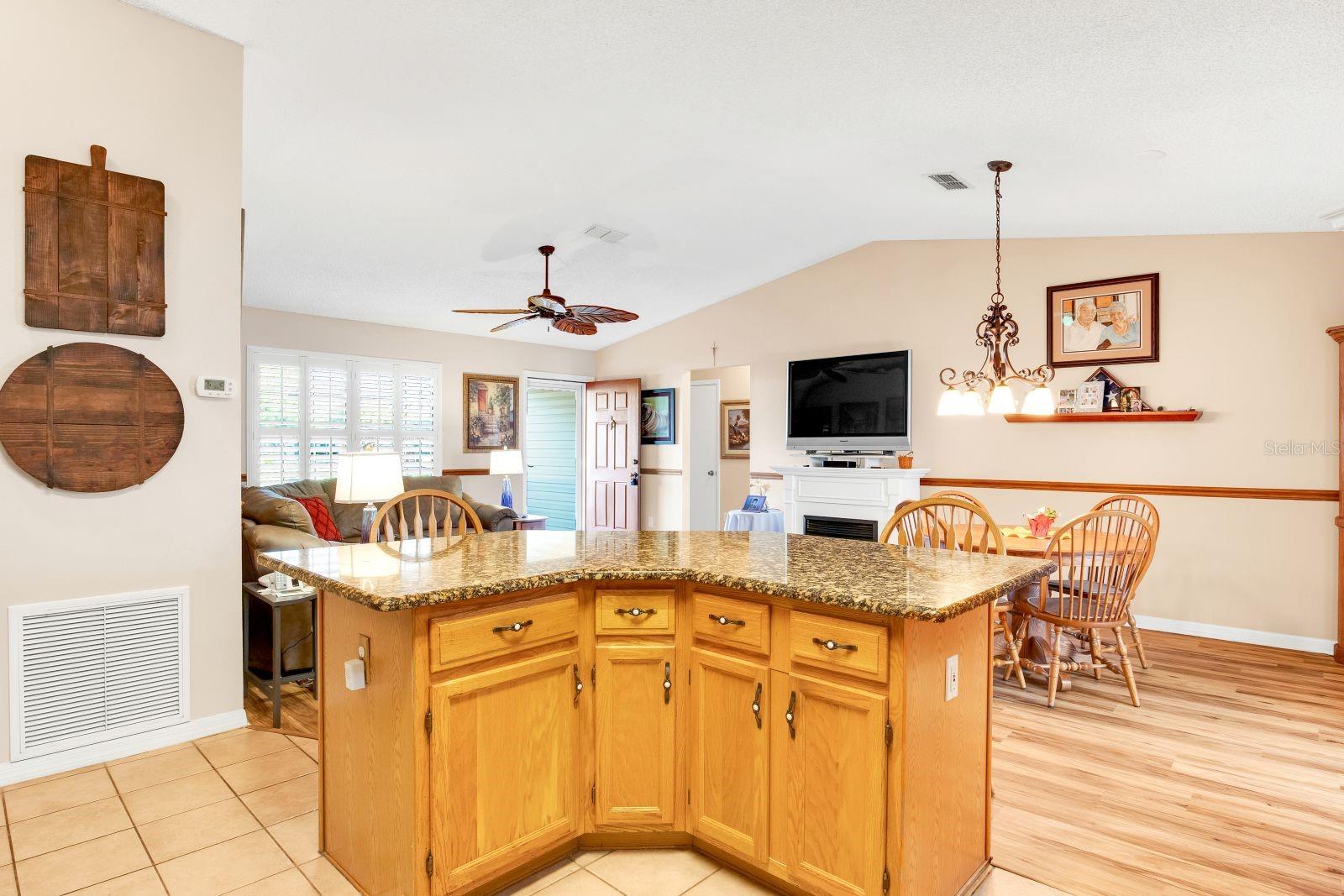 Image 12 of 34 For 1502 El Paso Way