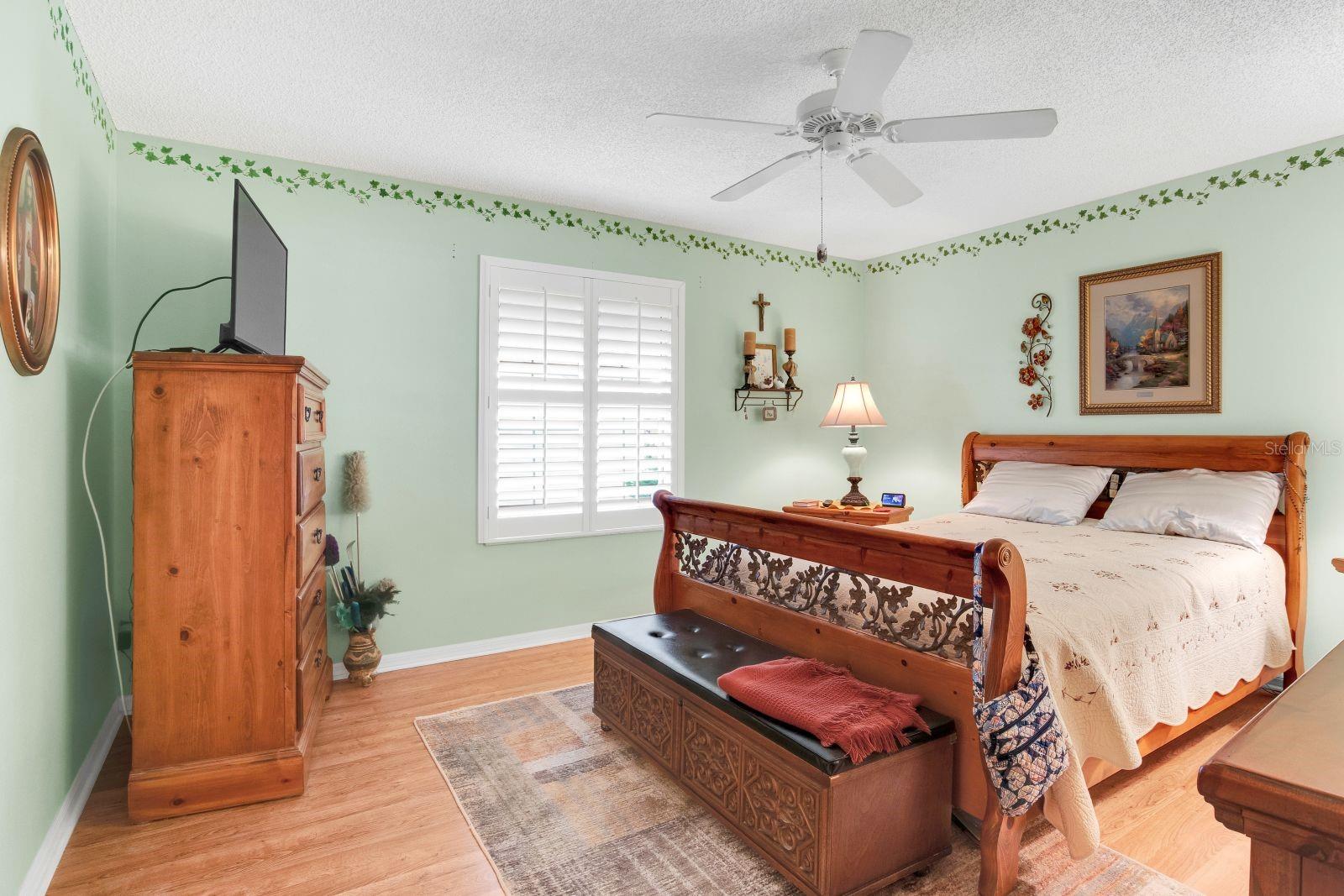 Image 16 of 34 For 1502 El Paso Way