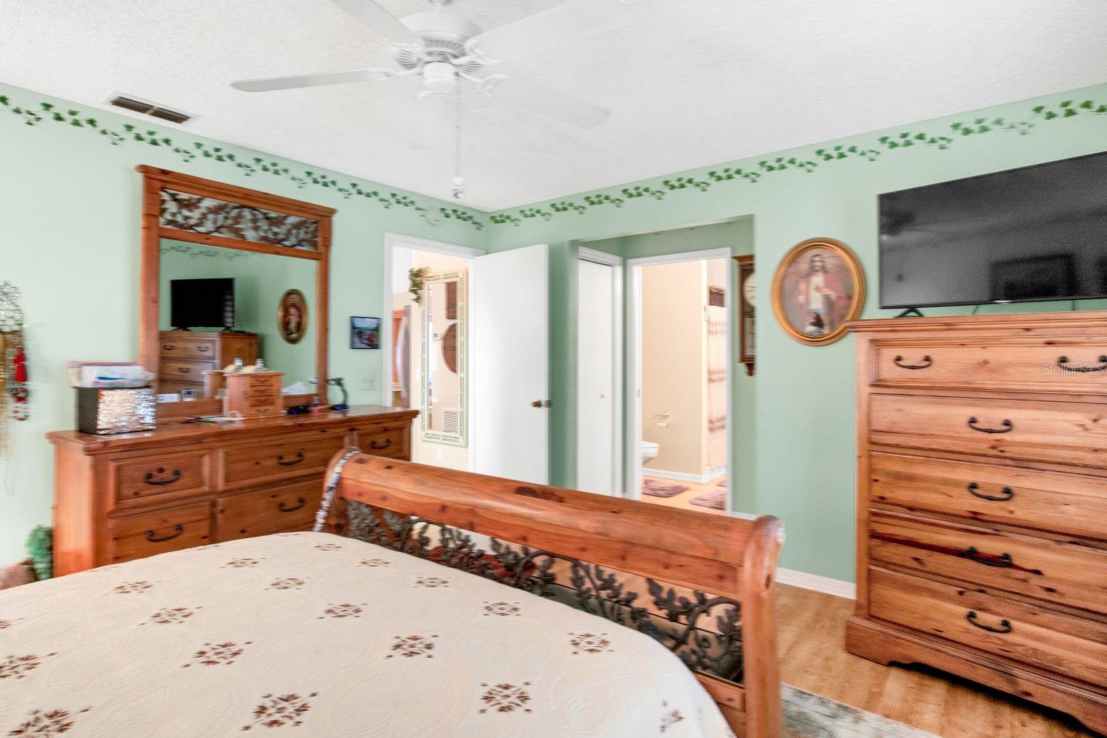 Image 17 of 34 For 1502 El Paso Way