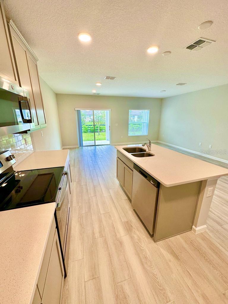 Image 4 of 18 For 2834 Narcoossee Commons Way
