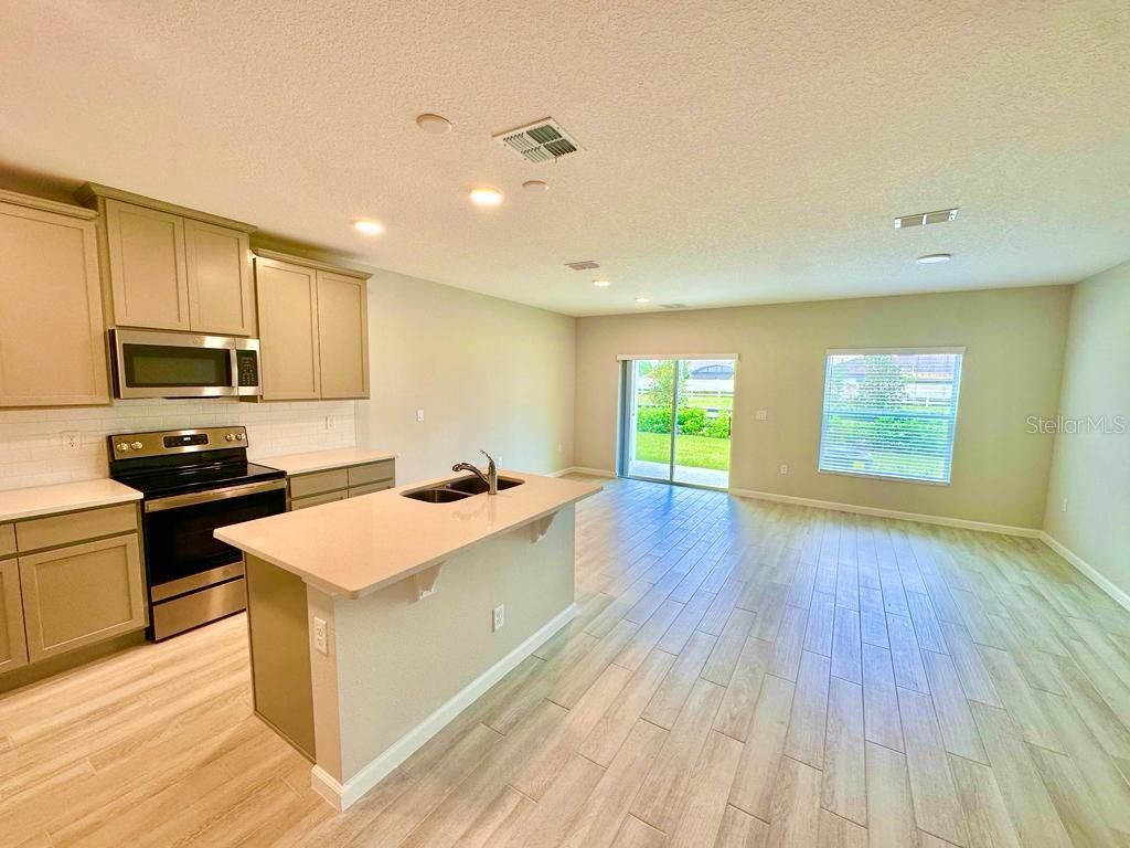 Image 5 of 18 For 2834 Narcoossee Commons Way