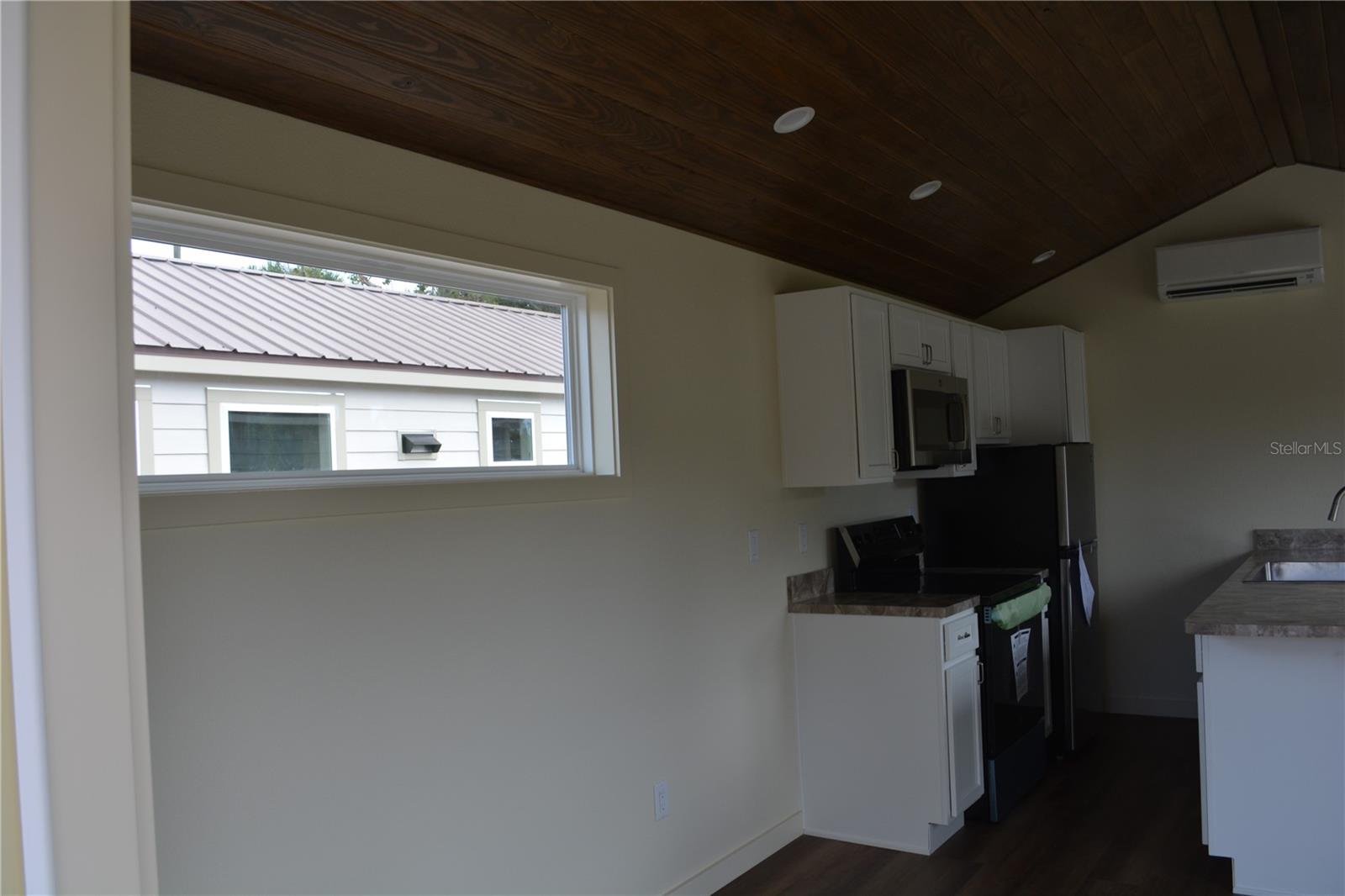 Image 8 of 22 For 620 2rd Street Street