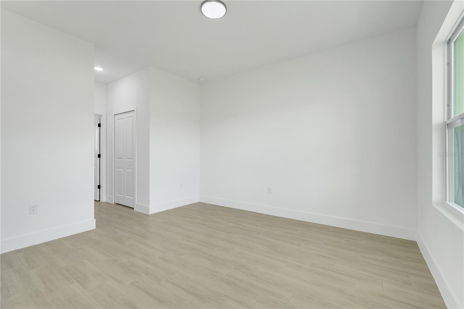 Image 14 of 38 For 337 Jacksonville Court