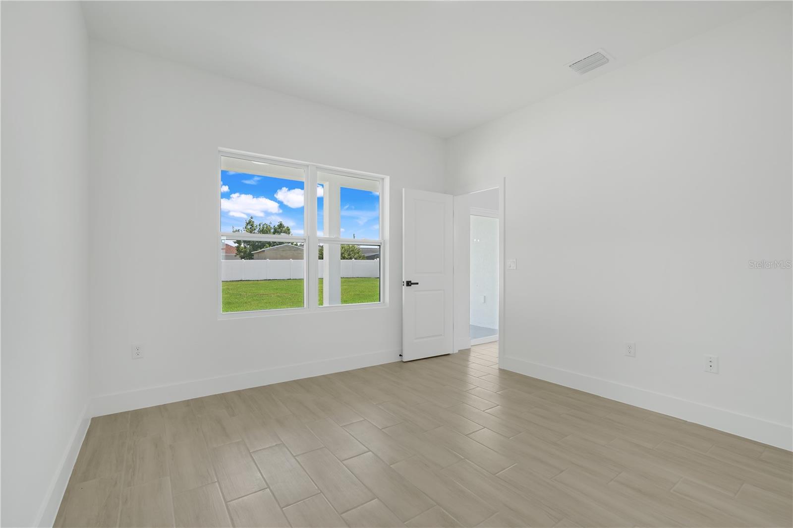 Image 15 of 38 For 337 Jacksonville Court