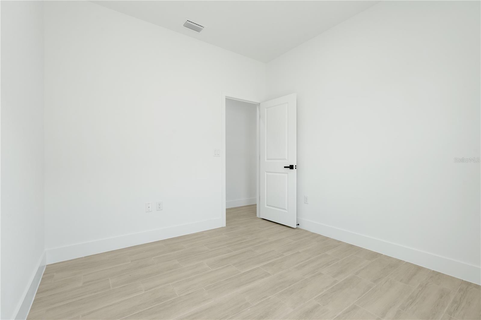 Image 25 of 38 For 337 Jacksonville Court