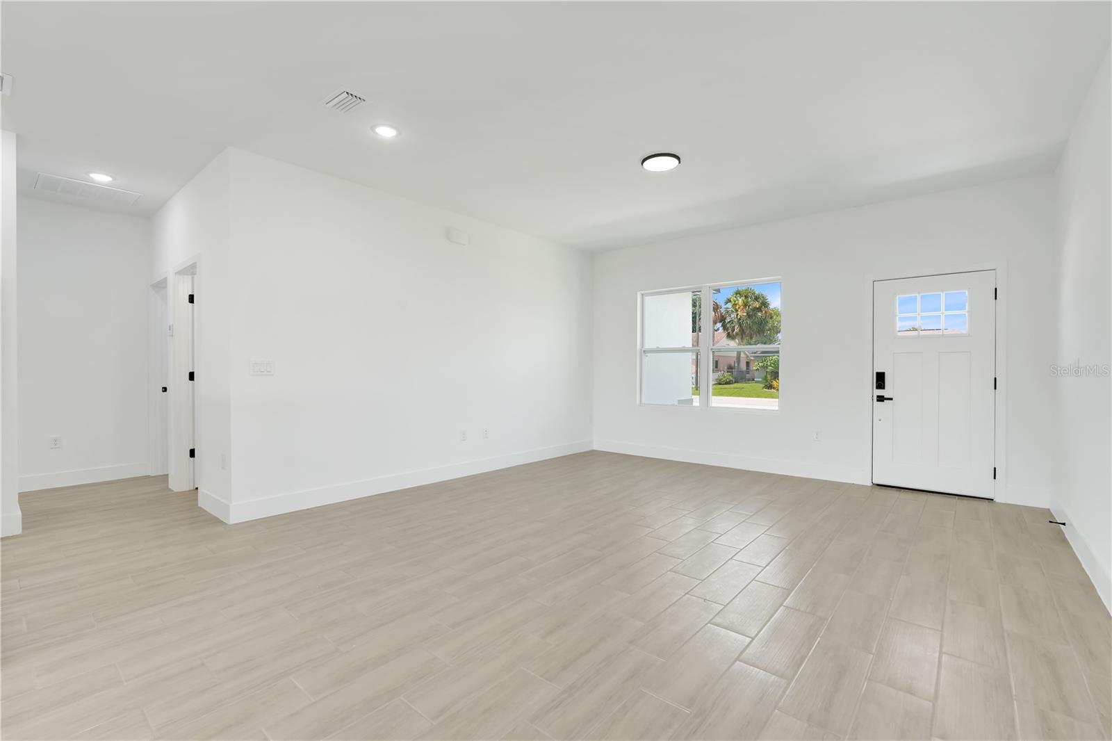 Image 6 of 38 For 337 Jacksonville Court