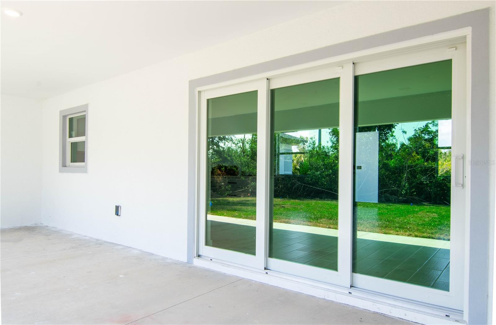 Image 11 of 26 For 10235 Stonecrop Avenue