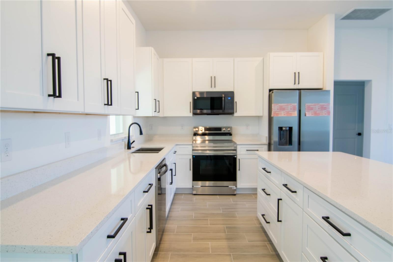 Image 7 of 26 For 10235 Stonecrop Avenue