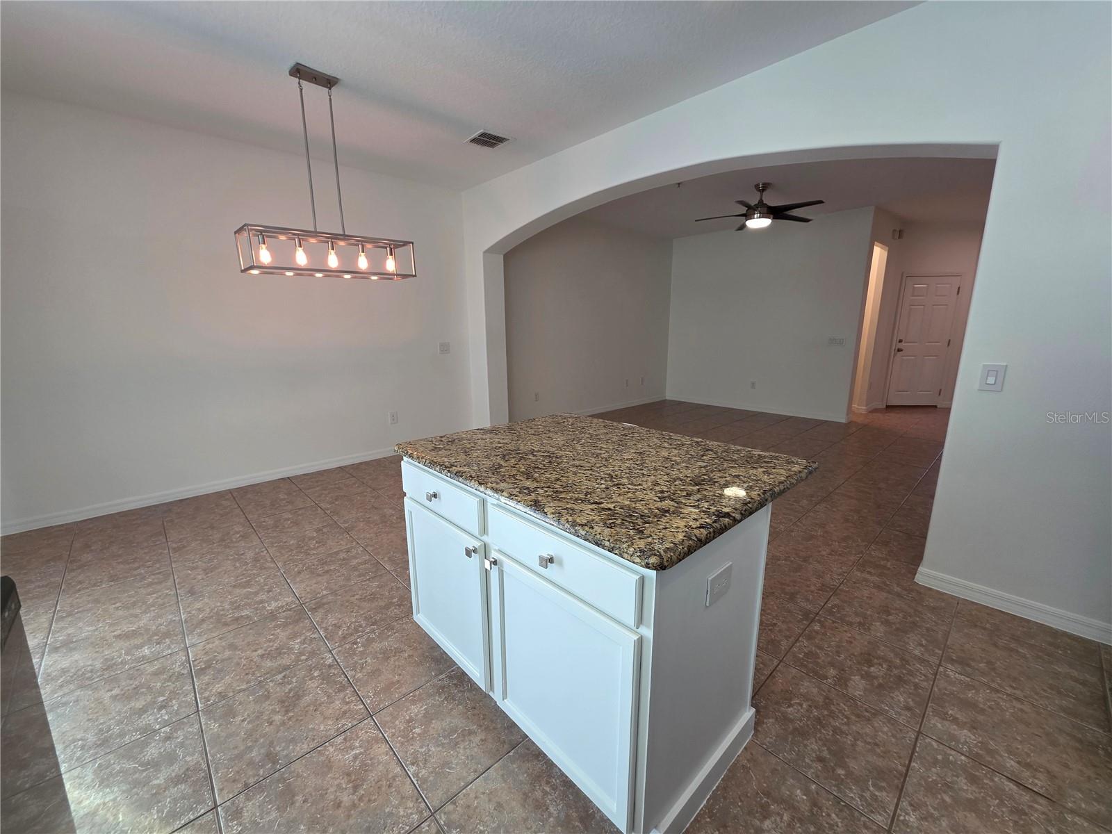 Image 26 of 58 For 9464 Tawnyberry Street