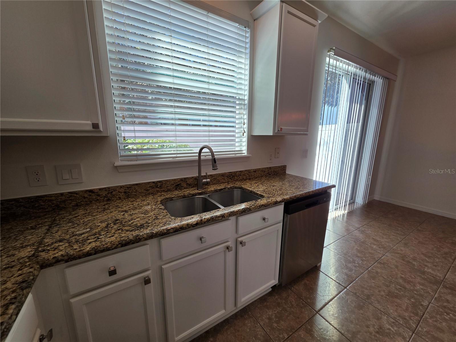 Image 28 of 58 For 9464 Tawnyberry Street