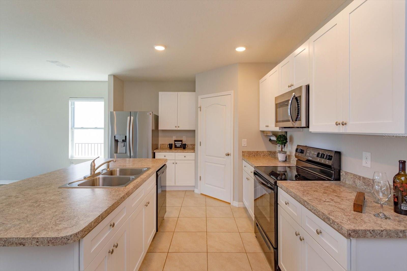 Image 11 of 34 For 2987 Gibraltar Boulevard