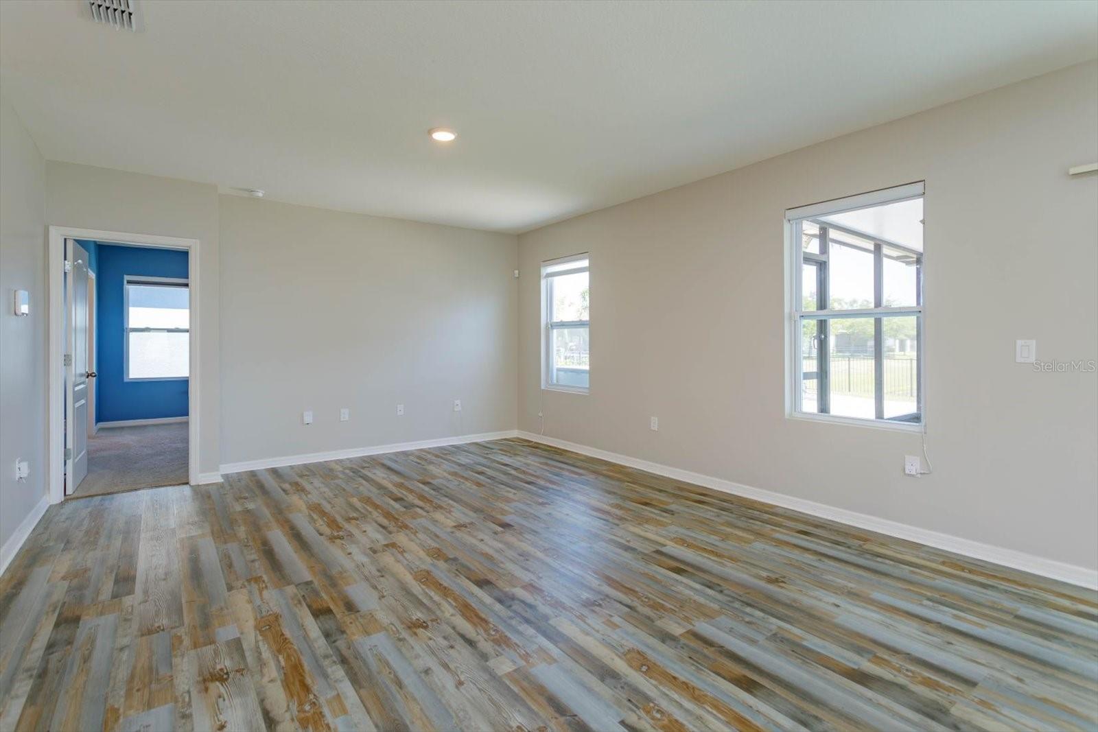 Image 13 of 34 For 2987 Gibraltar Boulevard