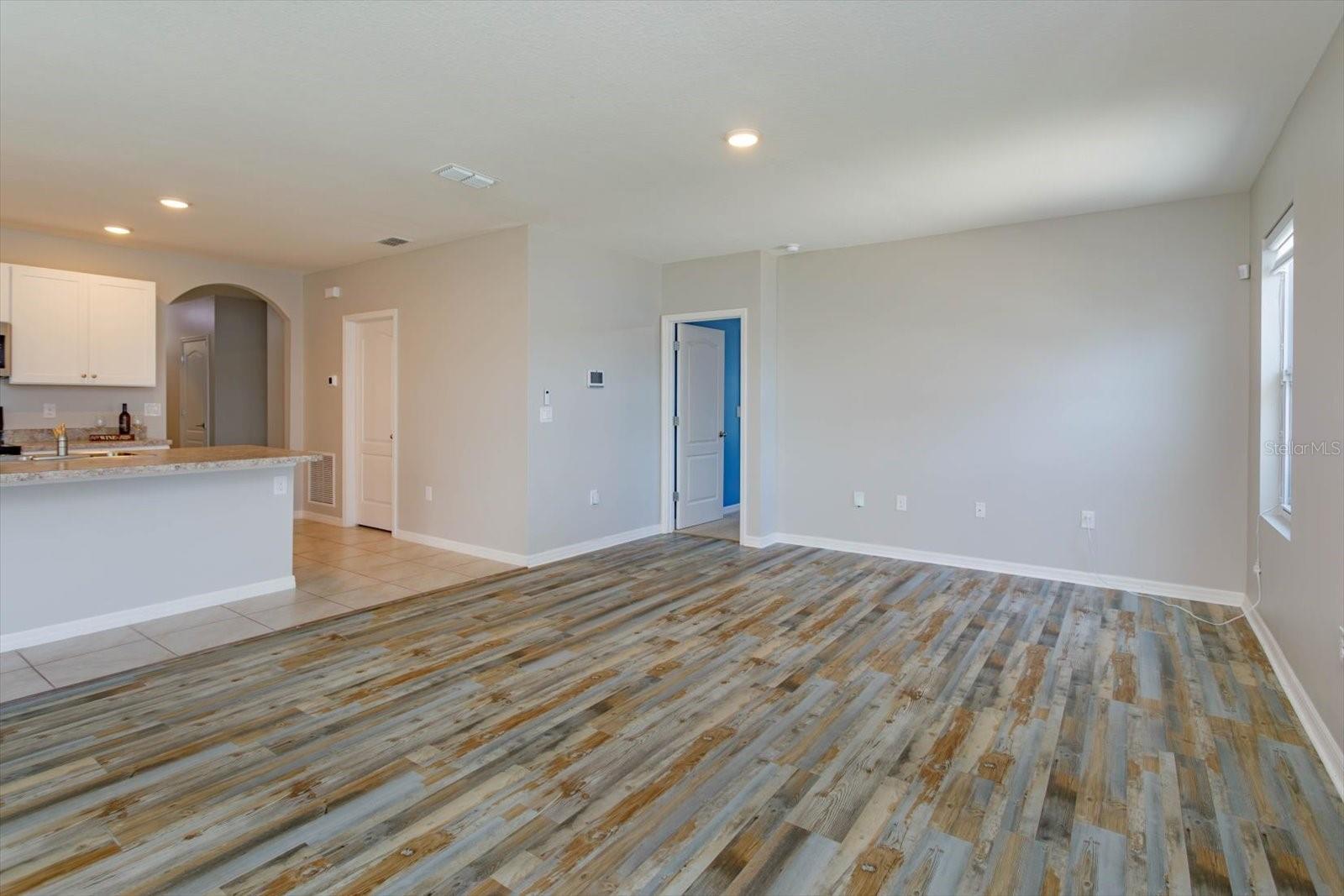Image 17 of 34 For 2987 Gibraltar Boulevard