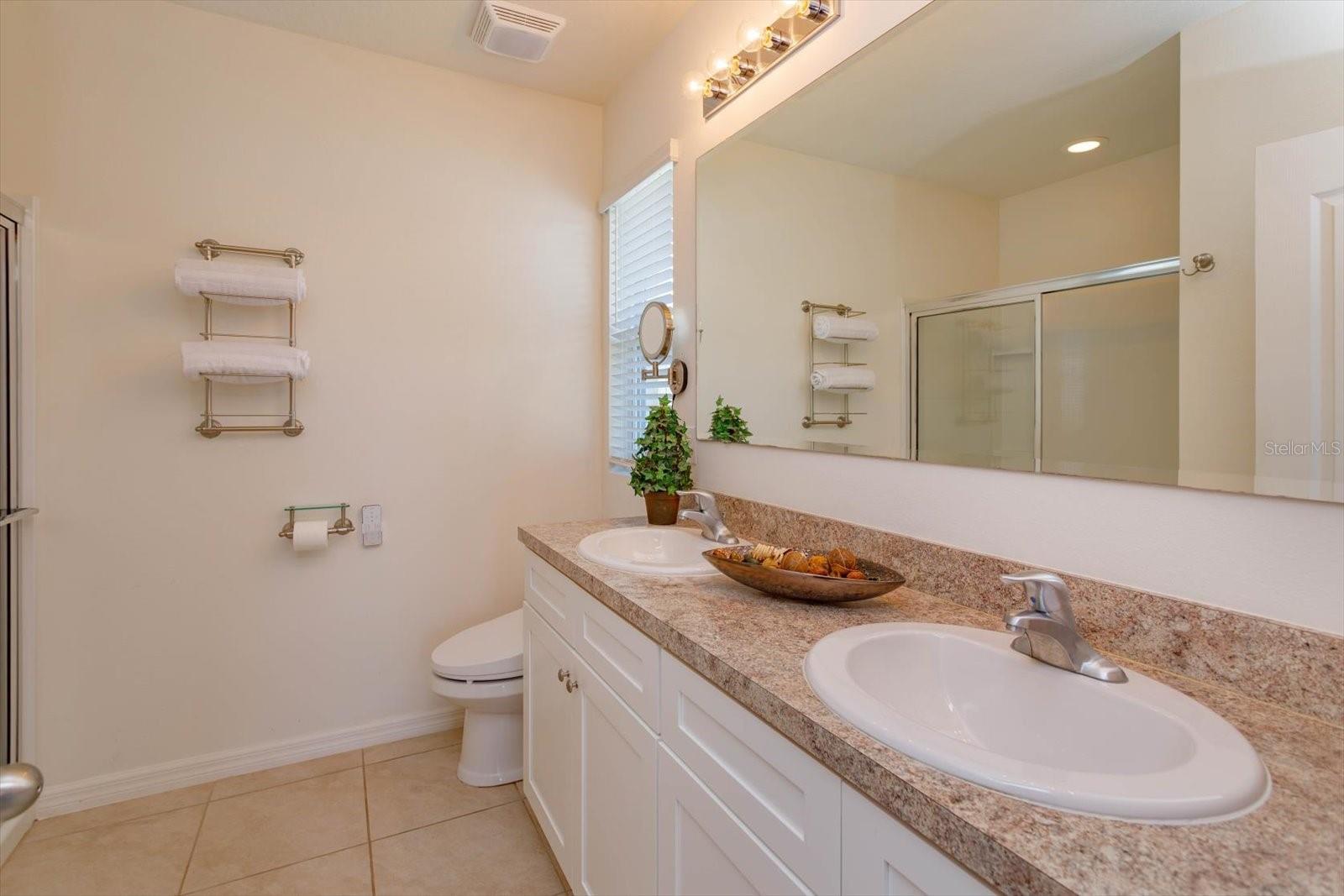 Image 20 of 34 For 2987 Gibraltar Boulevard