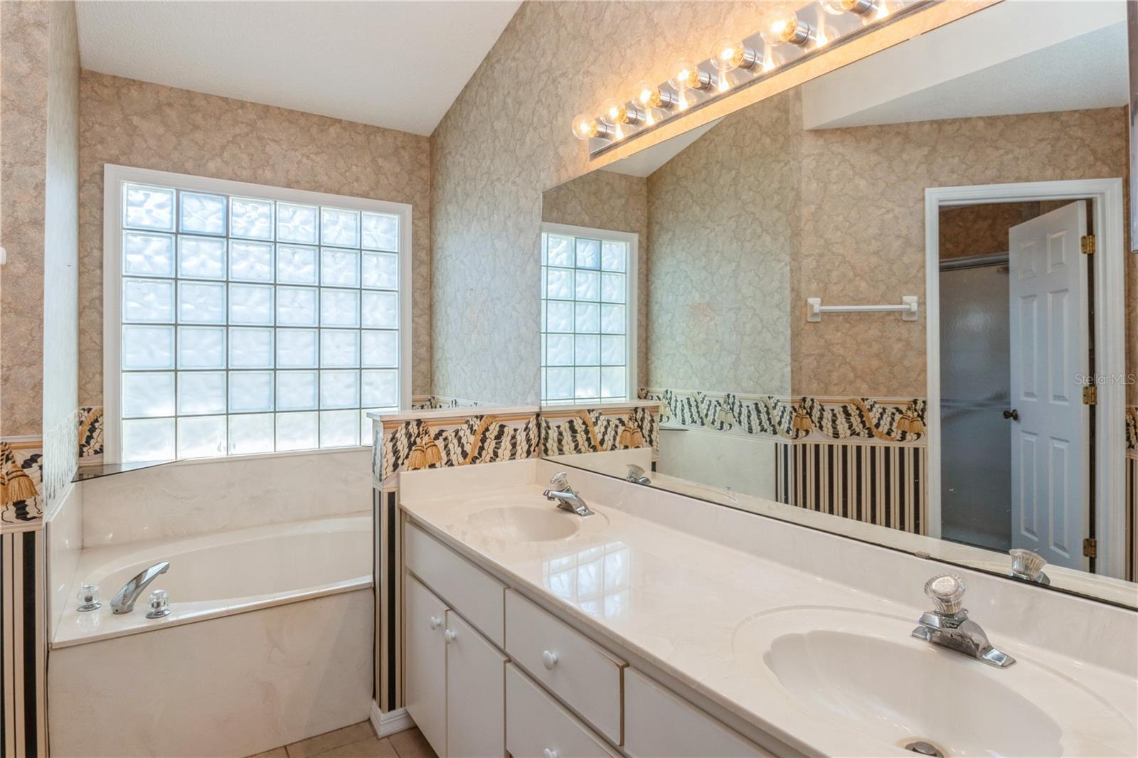 Image 21 of 30 For 2137 Sherwood Forest Drive
