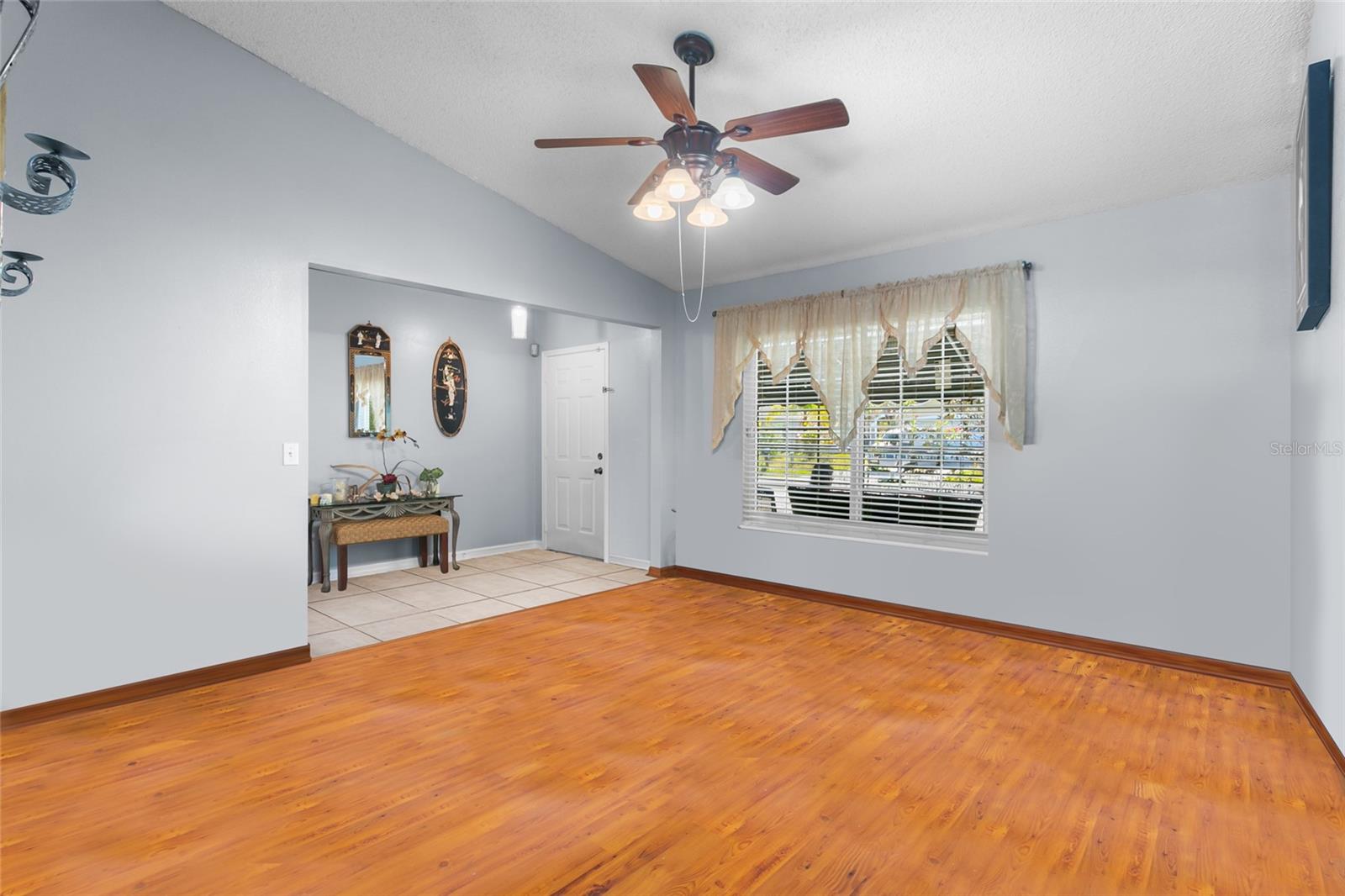Image 4 of 16 For 103 Nassau Place