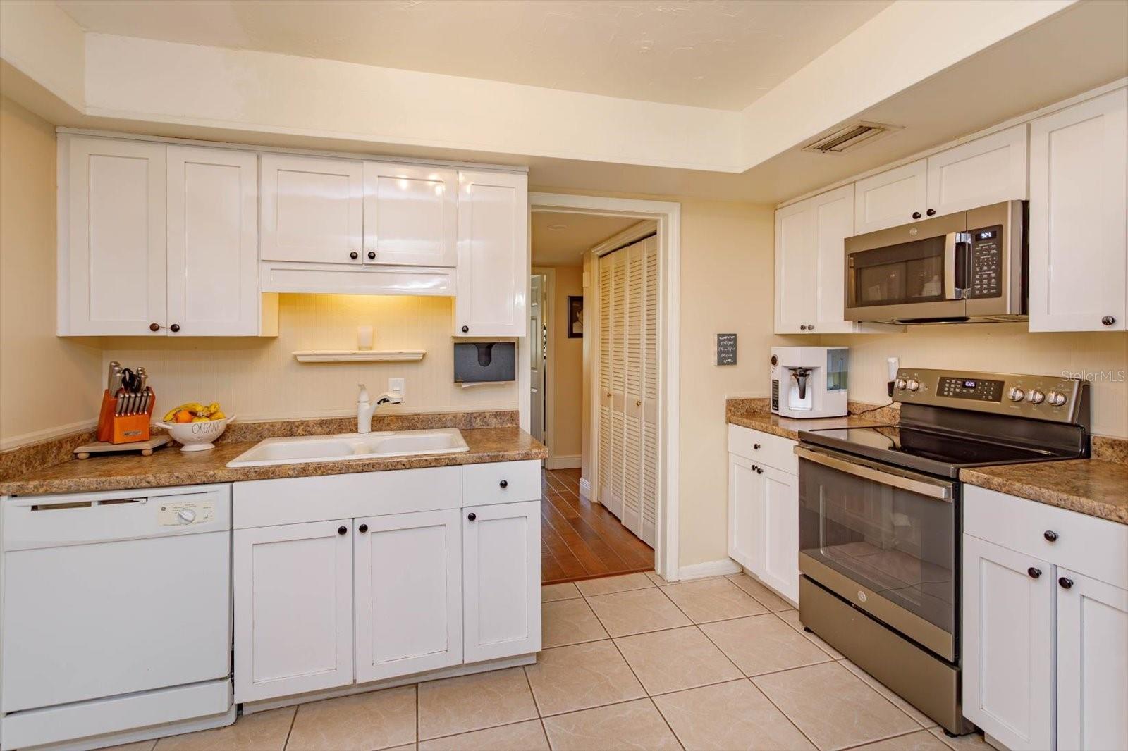 Image 13 of 56 For 487 Oak Haven Drive 487