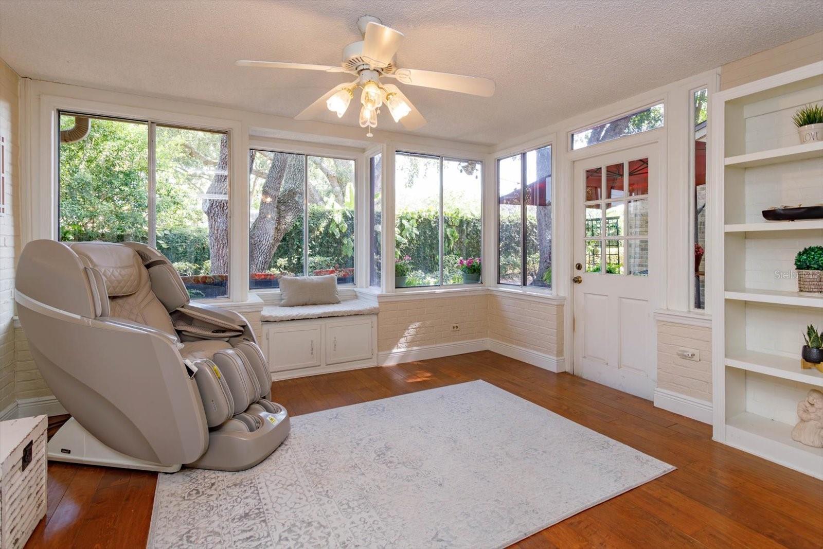 Image 9 of 56 For 487 Oak Haven Drive 487