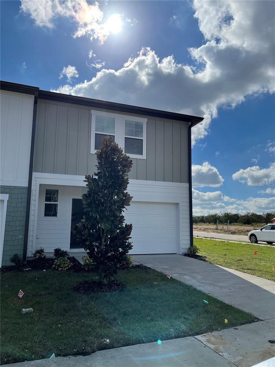 Listing Details for 476 Madison Drive, DAVENPORT, FL 33837
