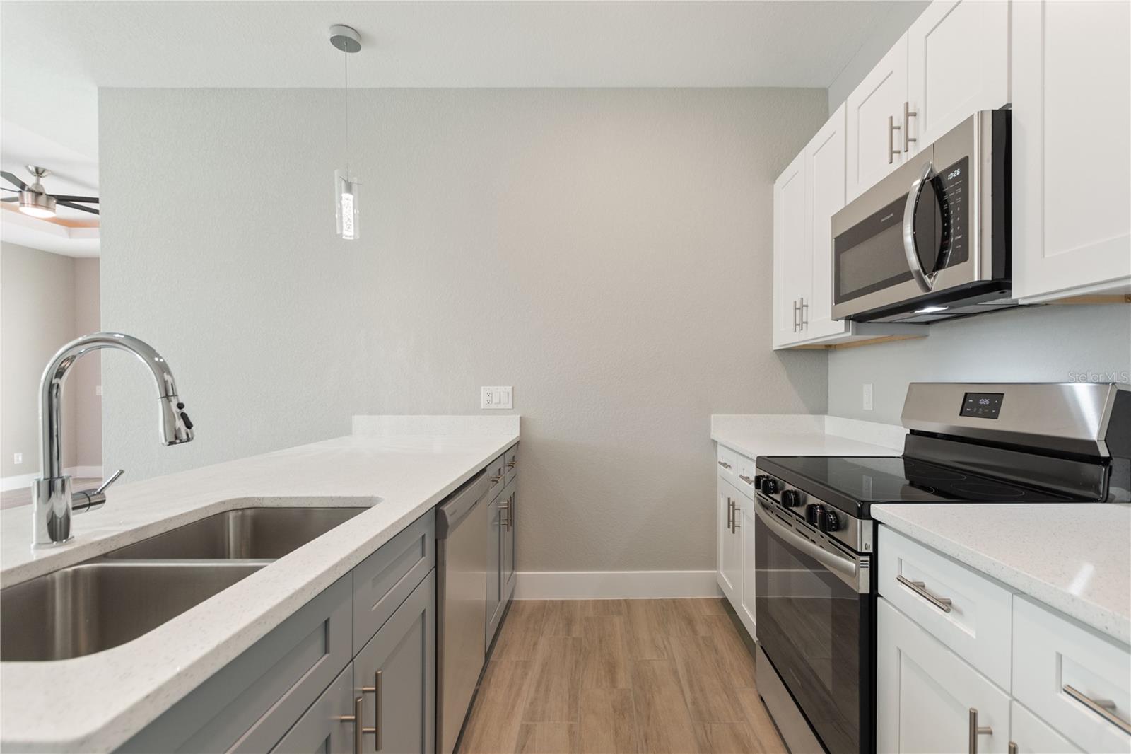 Image 11 of 30 For 804 Colville Drive