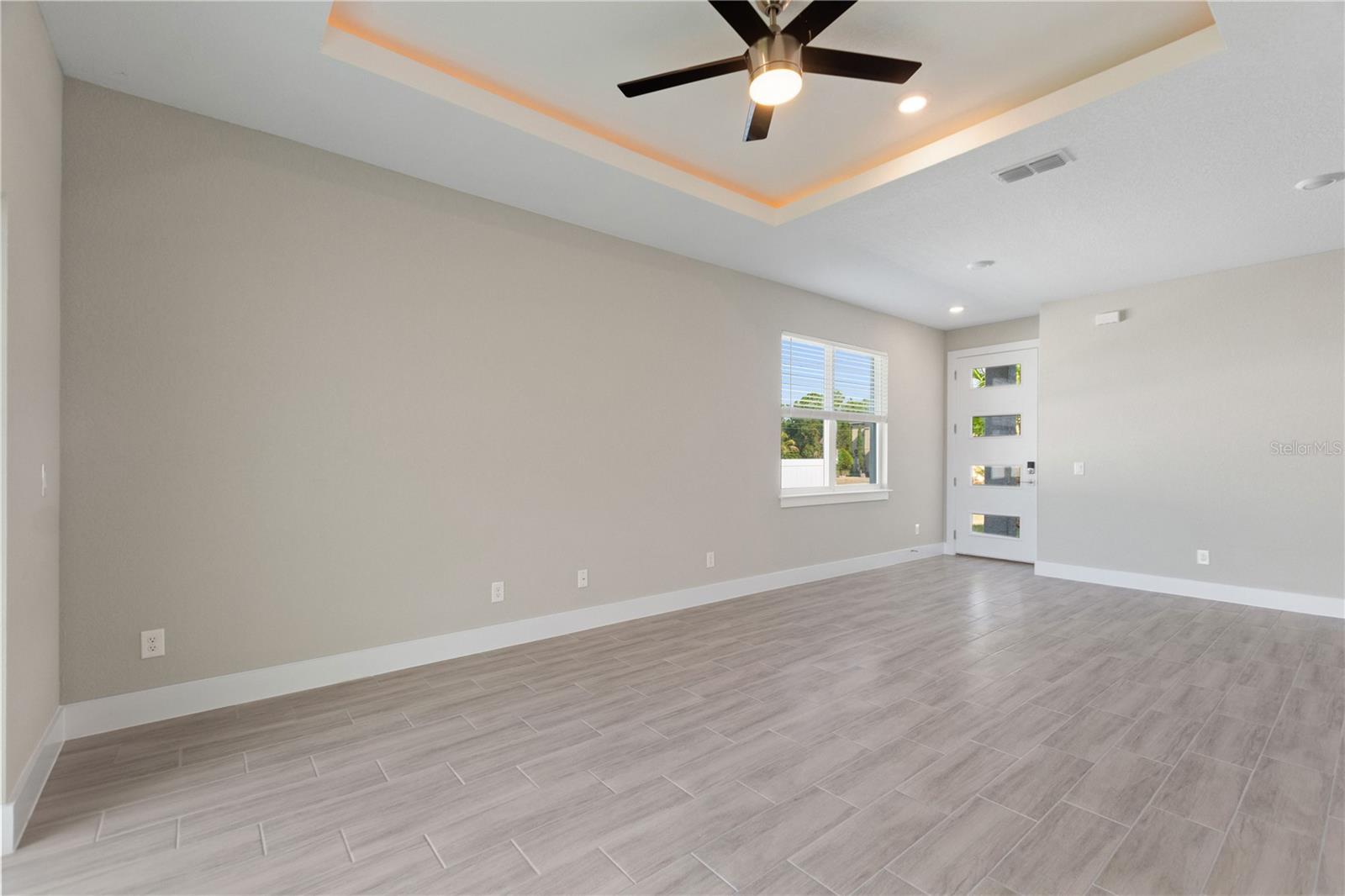 Image 12 of 30 For 804 Colville Drive