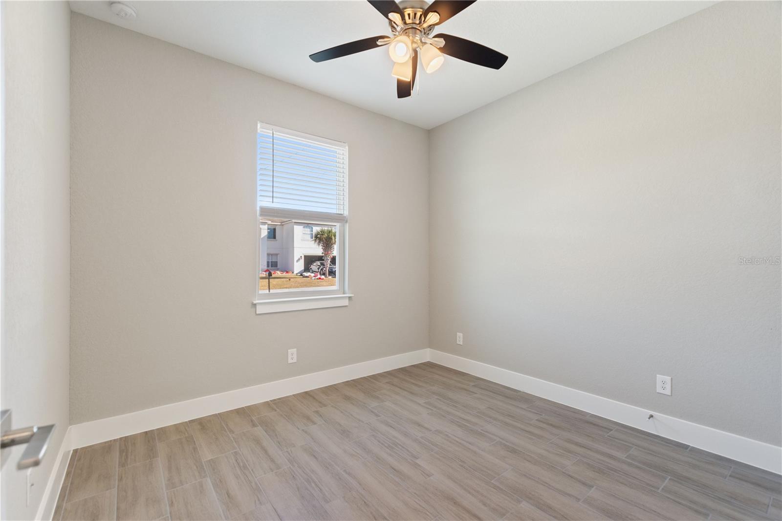 Image 17 of 30 For 804 Colville Drive