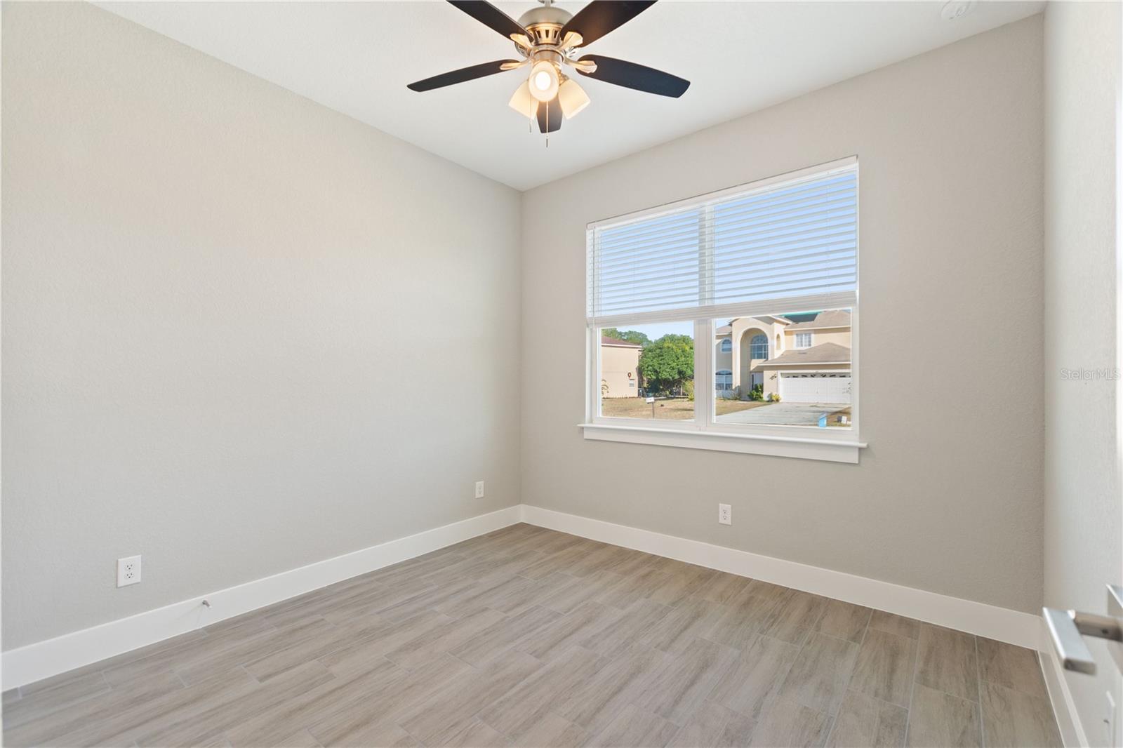 Image 19 of 30 For 804 Colville Drive