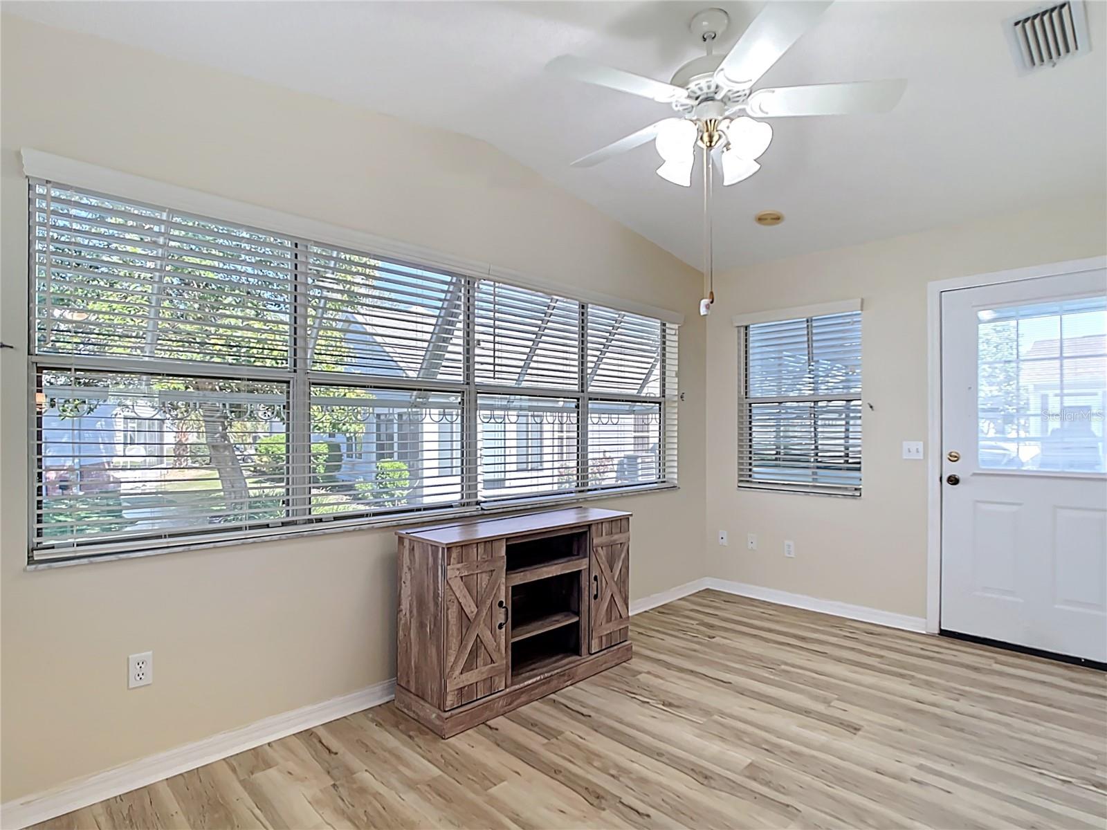 Image 15 of 43 For 840 Cortez Avenue