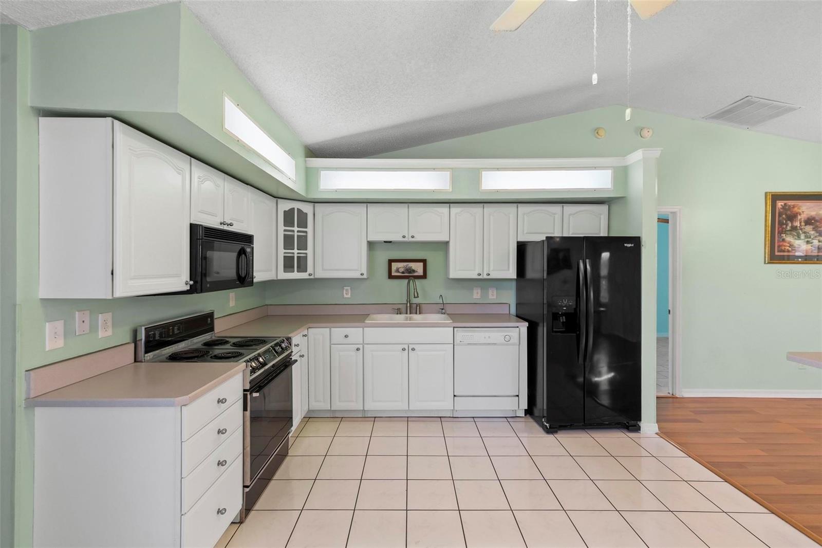 Image 14 of 43 For 2351 Montano Street