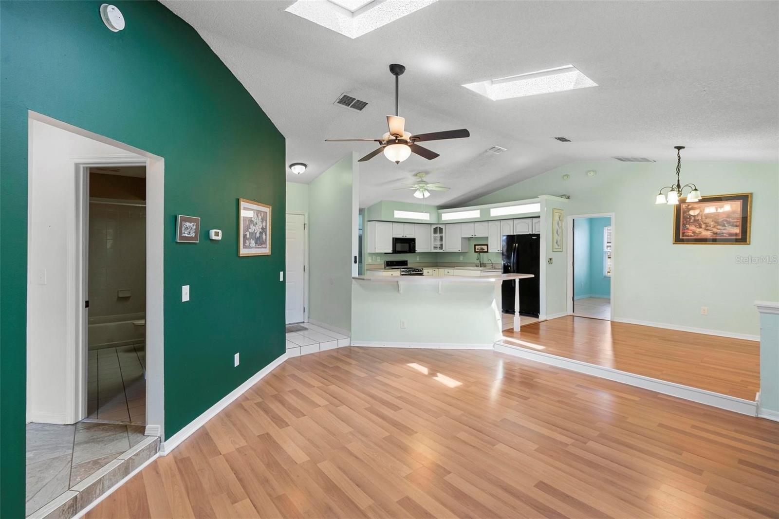 Image 4 of 43 For 2351 Montano Street