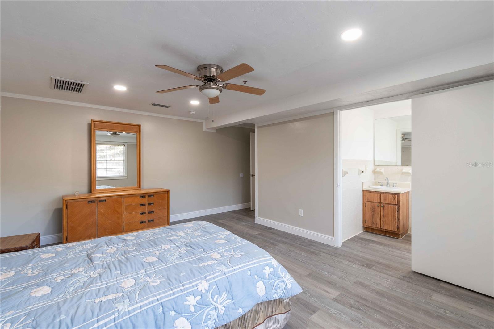 Image 12 of 27 For 515 1st Avenue