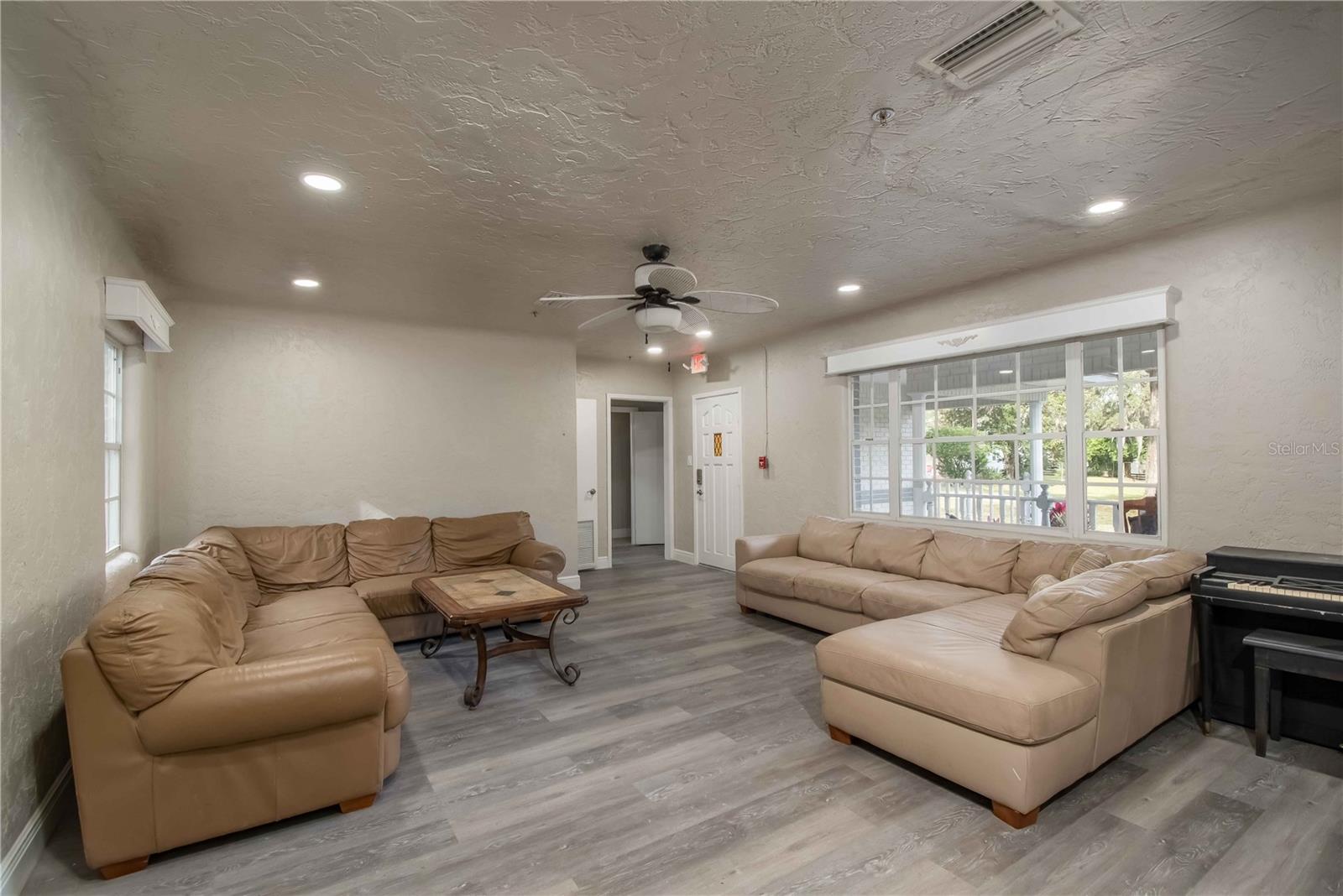 Image 7 of 27 For 515 1st Avenue