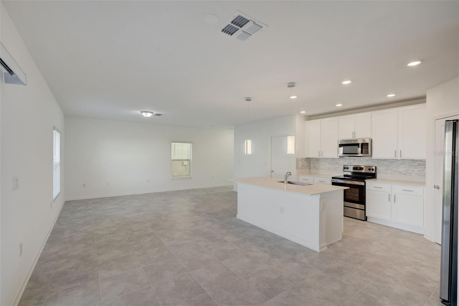 Image 14 of 38 For 633 Trotters Drive
