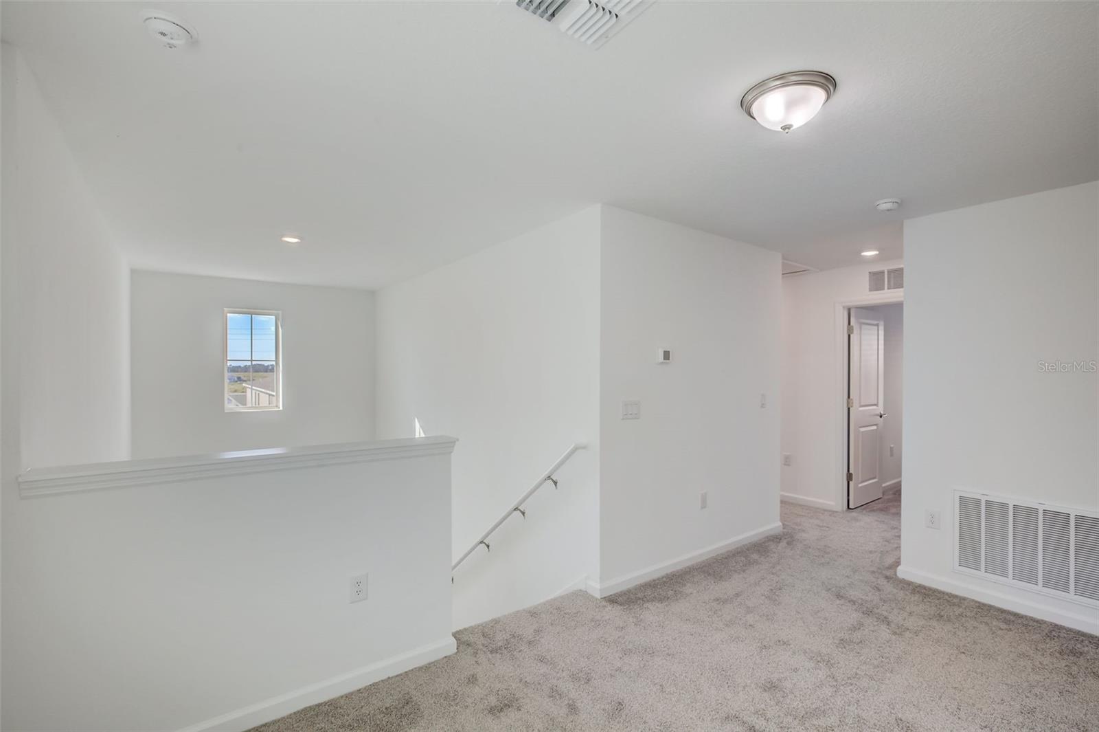 Image 18 of 38 For 633 Trotters Drive