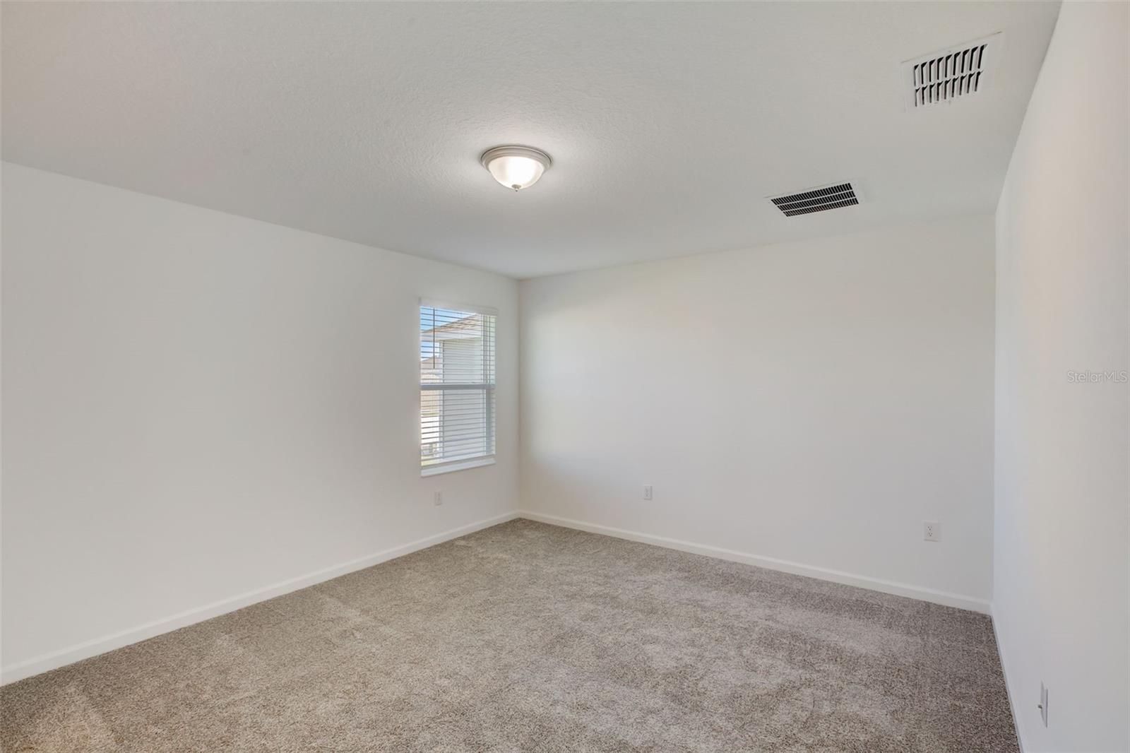 Image 20 of 38 For 633 Trotters Drive