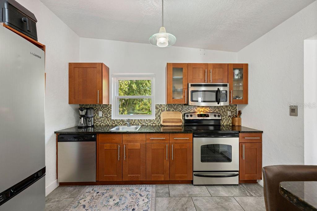 Image 12 of 40 For 2501 Weber Street
