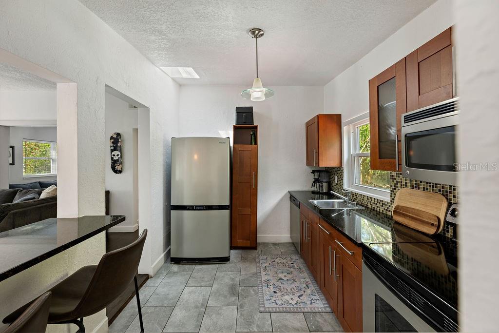 Image 14 of 40 For 2501 Weber Street