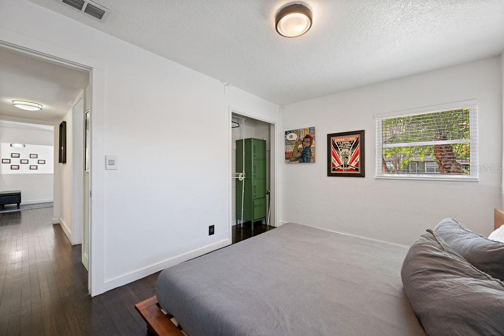 Image 16 of 40 For 2501 Weber Street