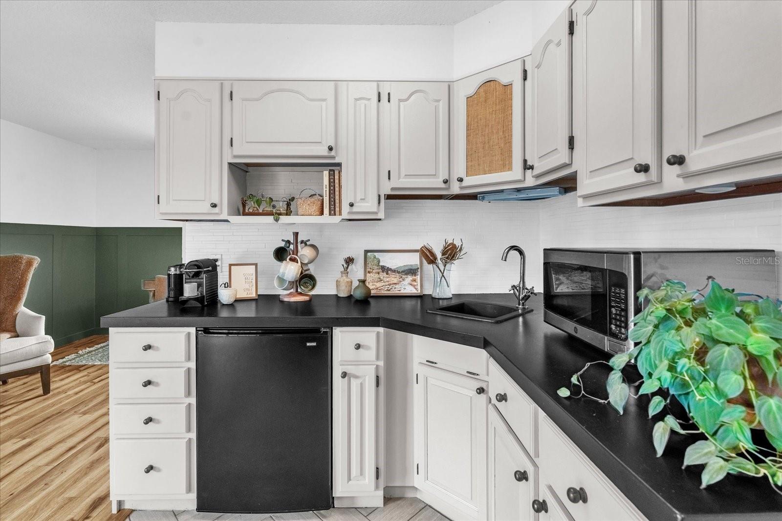 Listing photo id 14 for 1558 Regal Oak Drive