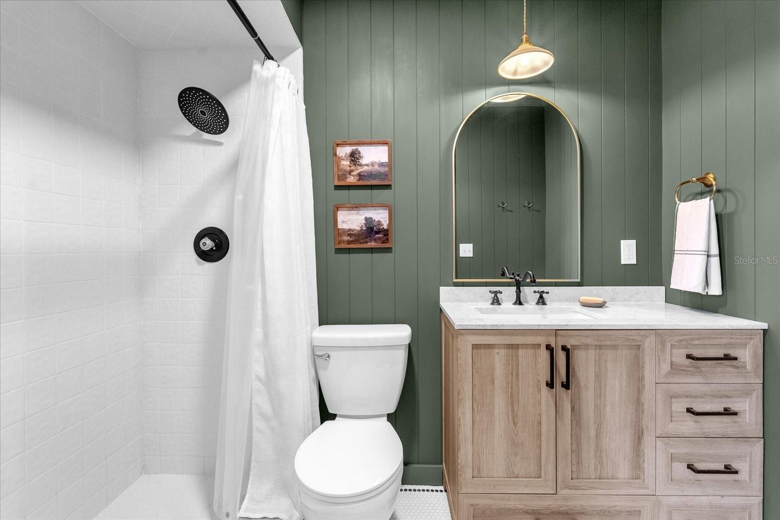 Listing photo id 16 for 1558 Regal Oak Drive