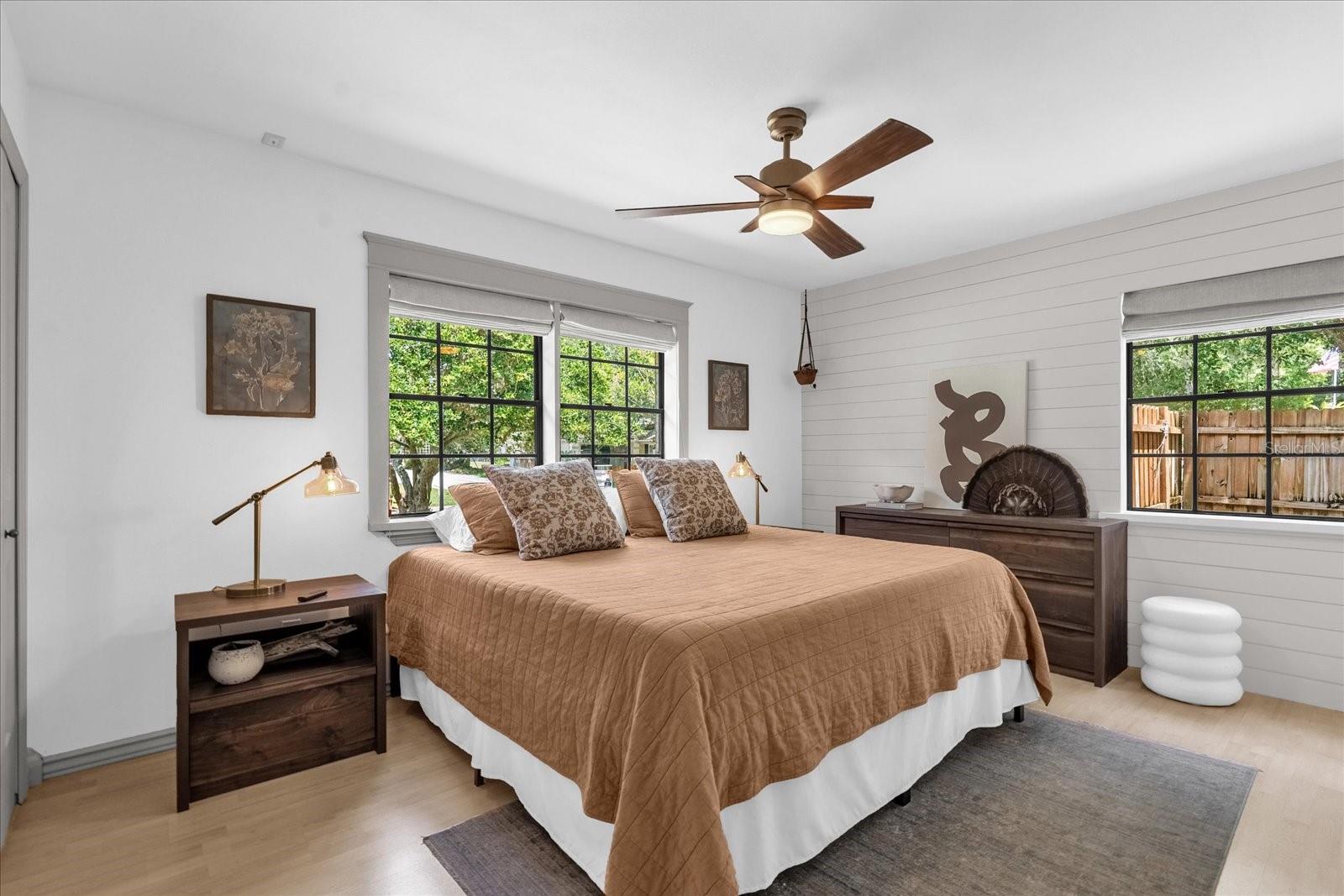 Listing photo id 19 for 1558 Regal Oak Drive