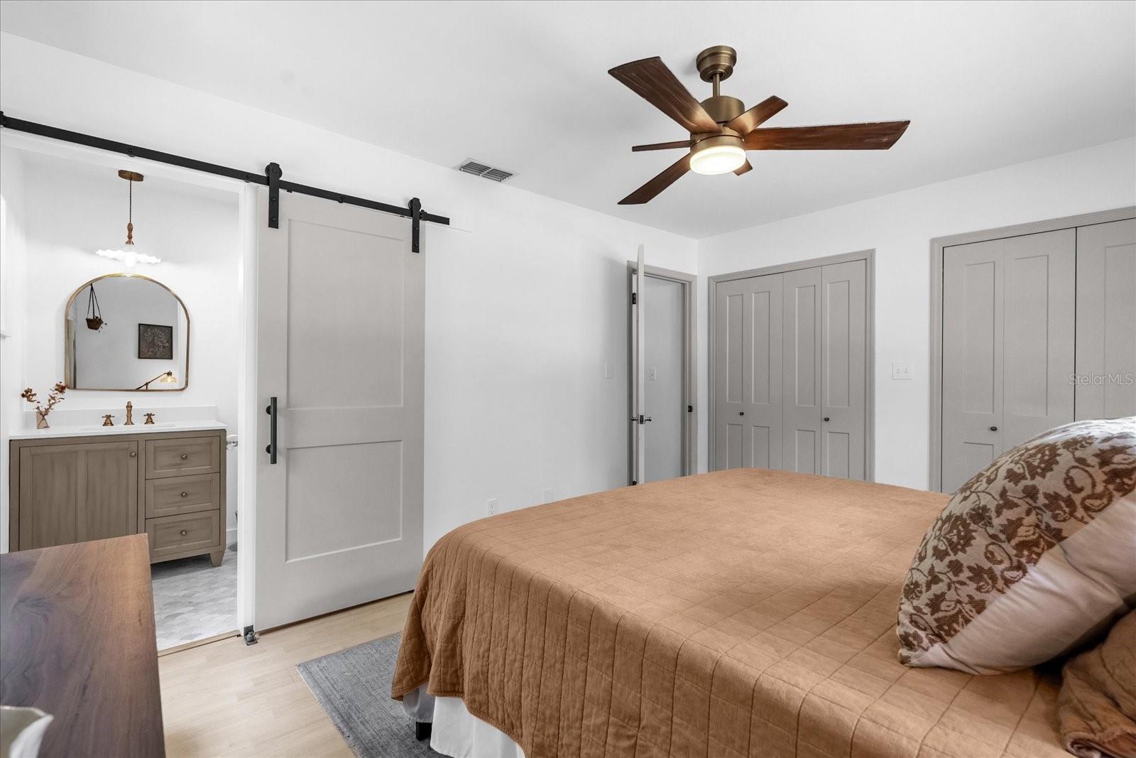 Listing photo id 20 for 1558 Regal Oak Drive