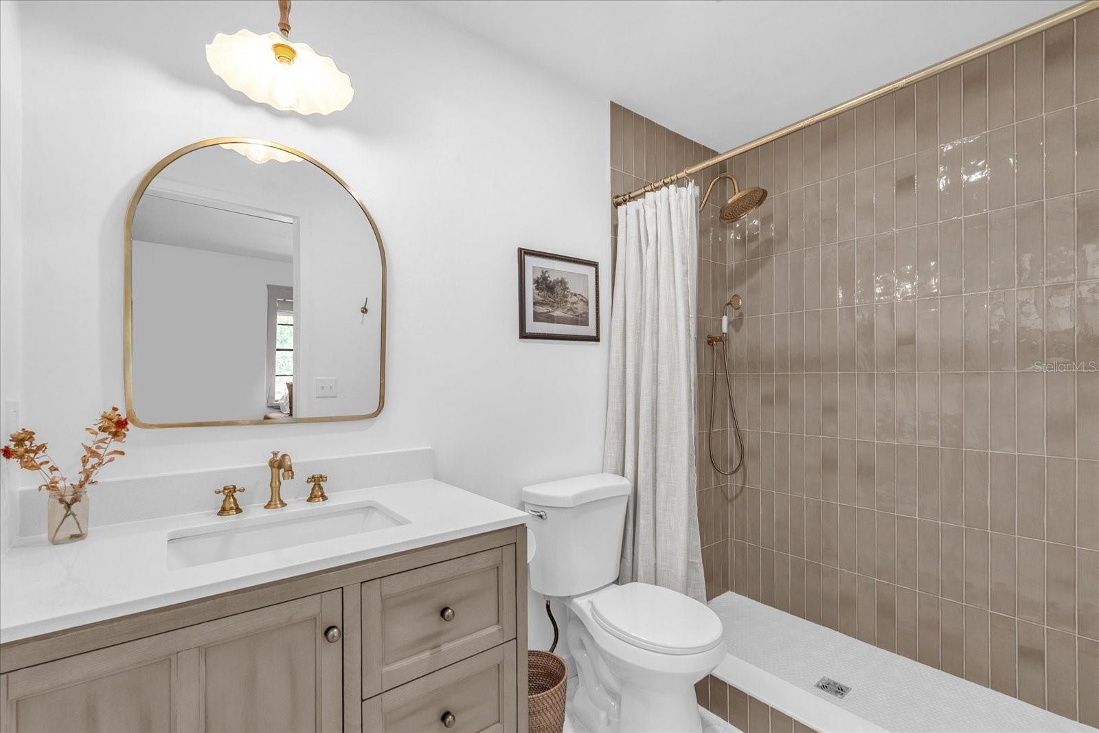 Listing photo id 21 for 1558 Regal Oak Drive
